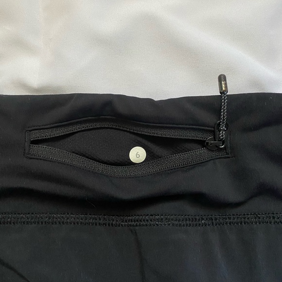 THREE Lululemon Athletica - Speed Up Low-Rise Lined Short 2.5". Size 6. - Picture 4 of 10